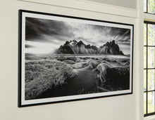 Load image into Gallery viewer, Delstone Wall Art