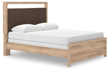 Load image into Gallery viewer, Kinlanni Upholstered Bed