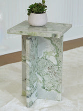 Load image into Gallery viewer, Deaconwell Accent Table