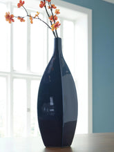 Load image into Gallery viewer, Abtinson Vase