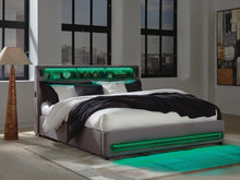 Load image into Gallery viewer, Verishaw Upholstered Bed