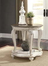 Load image into Gallery viewer, Realyn End Table Set