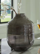 Load image into Gallery viewer, Harpwick Vase