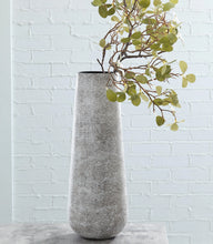 Load image into Gallery viewer, Fynn Vase