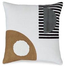 Load image into Gallery viewer, Longsum Pillow image