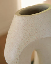 Load image into Gallery viewer, Odion Vase