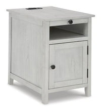 Load image into Gallery viewer, Treytown Chairside End Table