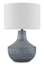 Load image into Gallery viewer, Schylarmont Lamp Set