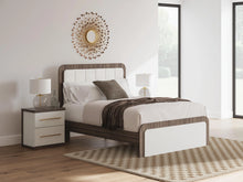 Load image into Gallery viewer, Kendanport Upholstered Bed