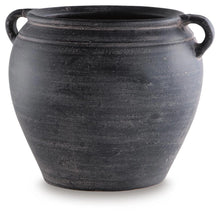 Load image into Gallery viewer, Meadie Vase