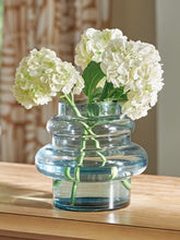 Load image into Gallery viewer, Vallmen Vase
