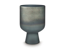 Load image into Gallery viewer, Pennmore Vase
