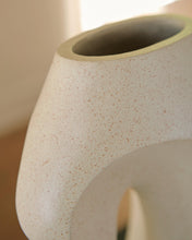Load image into Gallery viewer, Odion Vase