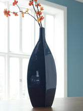 Load image into Gallery viewer, Abtinson Vase