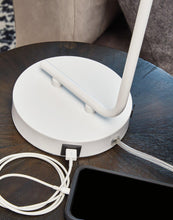 Load image into Gallery viewer, Covybend Desk Lamp