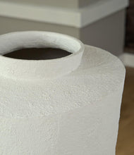 Load image into Gallery viewer, Flurinworth Vase