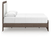 Load image into Gallery viewer, Kendanport Upholstered Bed
