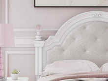 Load image into Gallery viewer, Kozlani Upholstered Bed