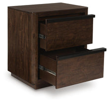 Load image into Gallery viewer, Dilenno Bedroom Set