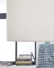 Load image into Gallery viewer, Schylarmont Lamp Set