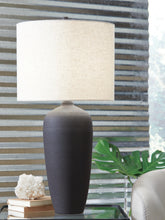 Load image into Gallery viewer, Ryenburg Table Lamp