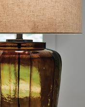 Load image into Gallery viewer, Bainmore Table Lamp