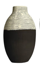 Load image into Gallery viewer, Girtha Vase