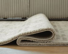 Load image into Gallery viewer, Maconville Medium Rug