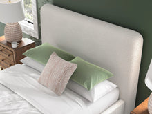 Load image into Gallery viewer, Brintstreet Upholstered Bed