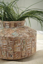 Load image into Gallery viewer, Meltland Vase