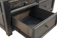 Load image into Gallery viewer, Tyler Creek Occasional Table Set