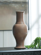 Load image into Gallery viewer, Tillmer Vase