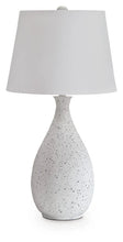 Load image into Gallery viewer, Wyattford Table Lamp