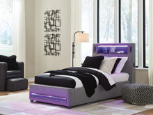 Load image into Gallery viewer, Verishaw Upholstered Bed