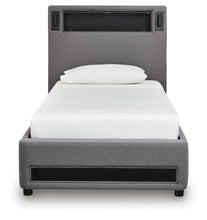 Load image into Gallery viewer, Verishaw Upholstered Bed