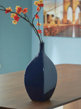 Load image into Gallery viewer, Abtinson Vase