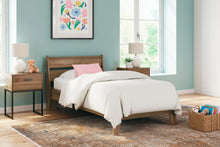 Load image into Gallery viewer, Deanlow Bedroom Package