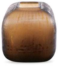 Load image into Gallery viewer, Capard Vase