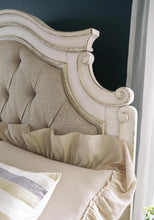 Load image into Gallery viewer, Realyn Bedroom Set
