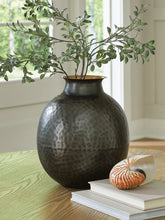 Load image into Gallery viewer, Woody Vase
