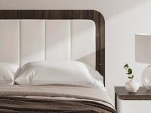 Load image into Gallery viewer, Kendanport Upholstered Bed
