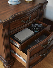Load image into Gallery viewer, Lavinton Bedroom Set
