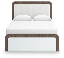 Load image into Gallery viewer, Kendanport Upholstered Bed
