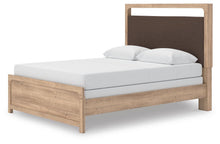 Load image into Gallery viewer, Kinlanni Bedroom Set

