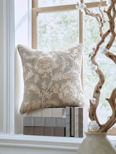 Load image into Gallery viewer, Viveka Pillow (Set of 4)
