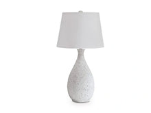 Load image into Gallery viewer, Wyattford Table Lamp
