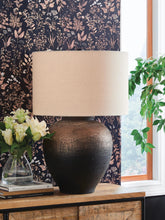 Load image into Gallery viewer, Newgerhard Table Lamp
