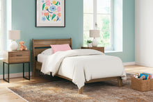 Load image into Gallery viewer, Deanlow Bed
