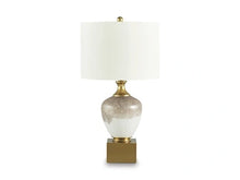 Load image into Gallery viewer, Tavisburg Table Lamp
