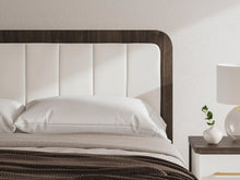 Load image into Gallery viewer, Kendanport Upholstered Bed
